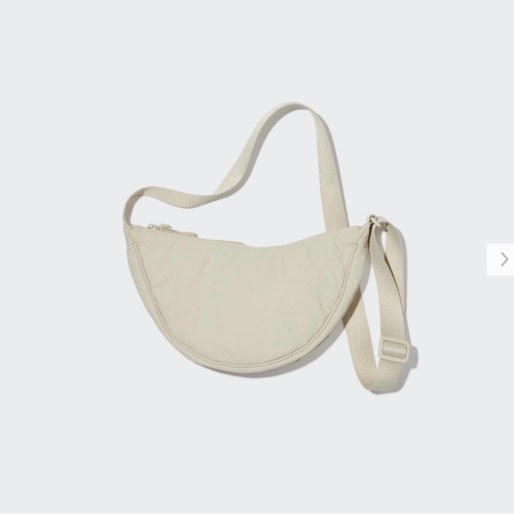 Uniqlo round mini shoulder bag